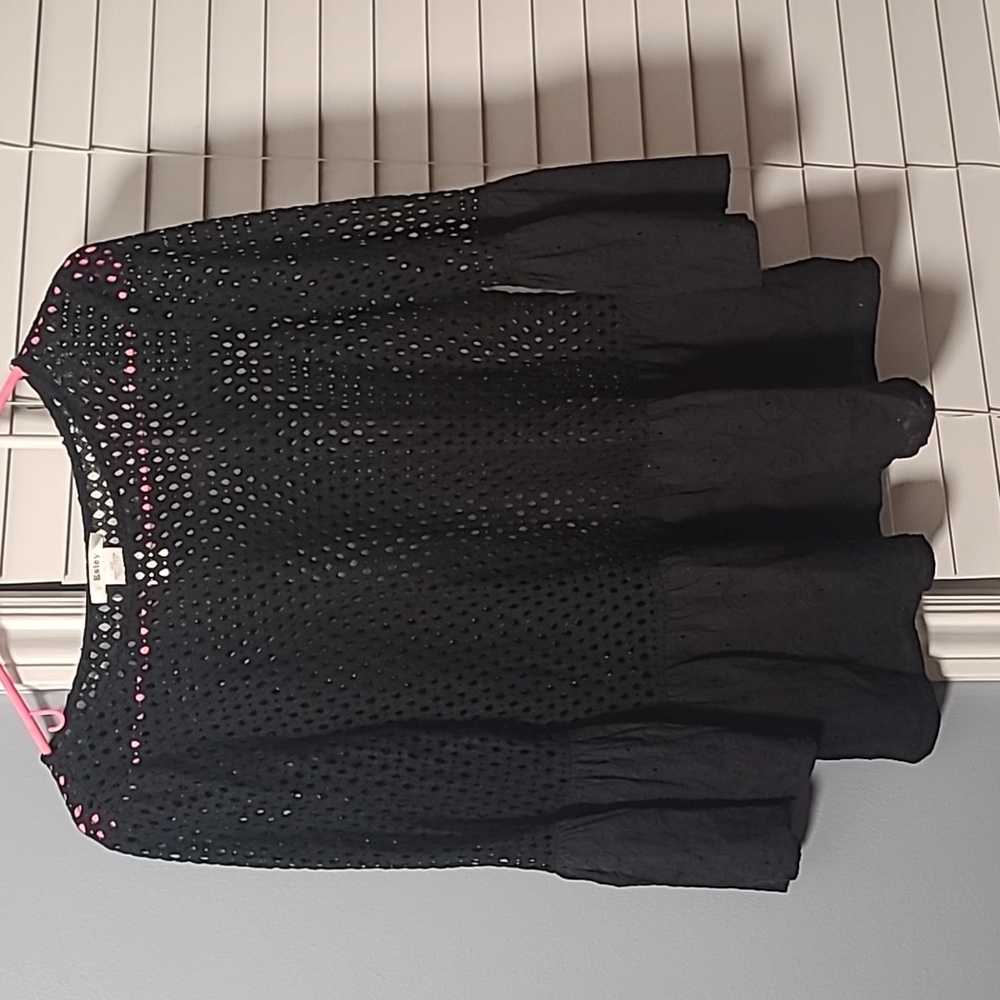Esley black shirt